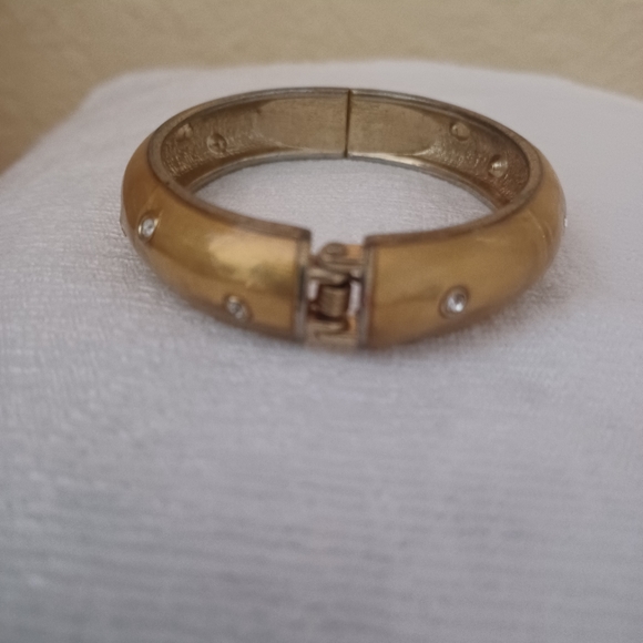 Goldtone & Rhinestone bangle - Picture 5 of 6